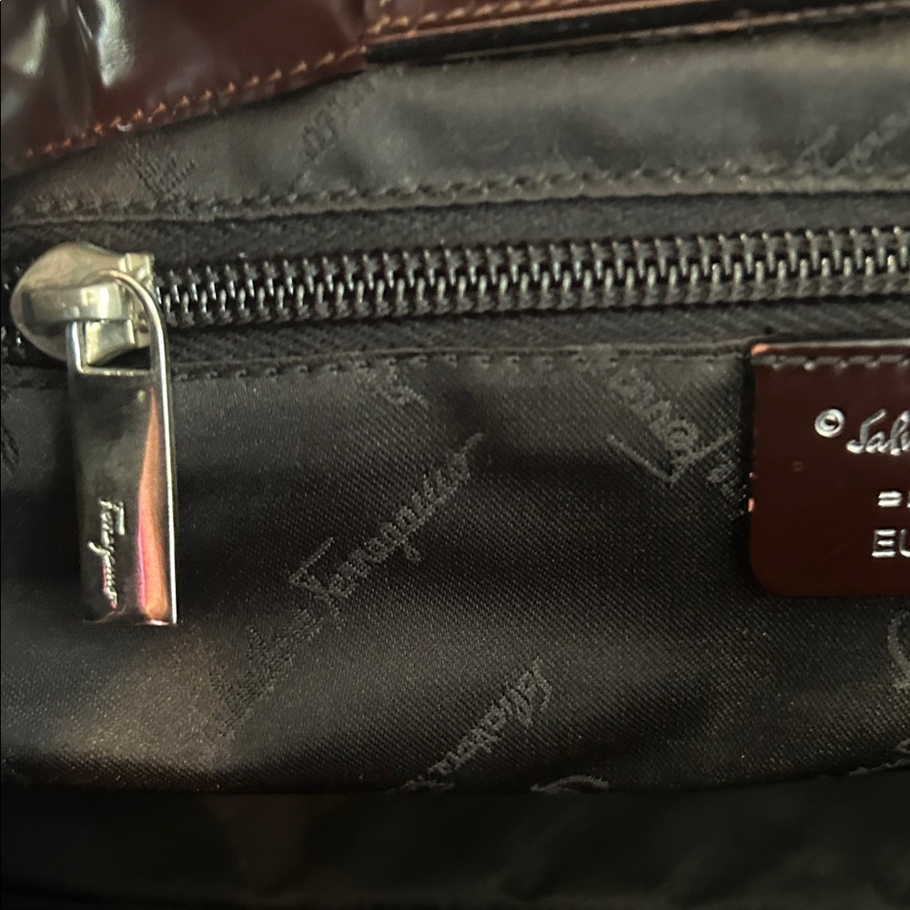 Salvatore Ferragamo Women’s Burgundy Vintage Tote Handbag with EUC comes w/COA - Picture 9 of 14